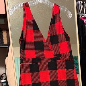 Elegant Backless Red and Black Plaid Dress